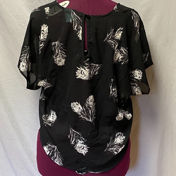 h.i.p. happening in the present cropped blouse - Picture 3 of 7